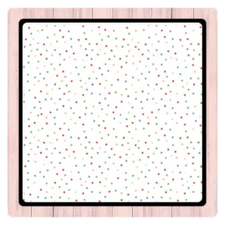 „Detailansicht: Weißer Quiltstoff mit Konfettipunkten im Rahmen – zarter Basicstoff aus der Country Confetti-Serie.“