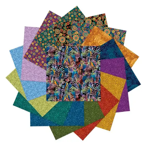 Detailaufnahme des Papagei Layer Cake „Parrot Habitat“ von Benartex – bunte, tropisch inspirierte Stoffquadrate mit Papageienmotiven und exotischen Mustern, designt von David Galchutt, 42 Stück im Format 10 x 10 Inch