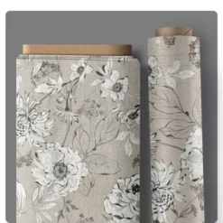 Cremefarbener Baumwollstoff mit skizzenhaften grauen Blättern – perfekt als Quiltrückseite oder Quilt Backing – Botanical Sketches Flax von Windham Fabrics.
