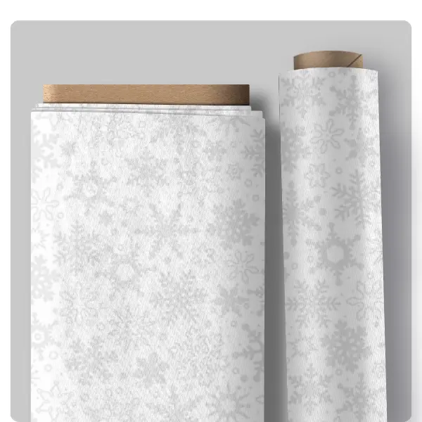 Weißer weihnachtlicher Baumwollstoff mit silbernen Schneeflocken – Patrick Lose „Snowfall“ (Northcott), ideal für festliche Quilts, Tischläufer und Servietten.